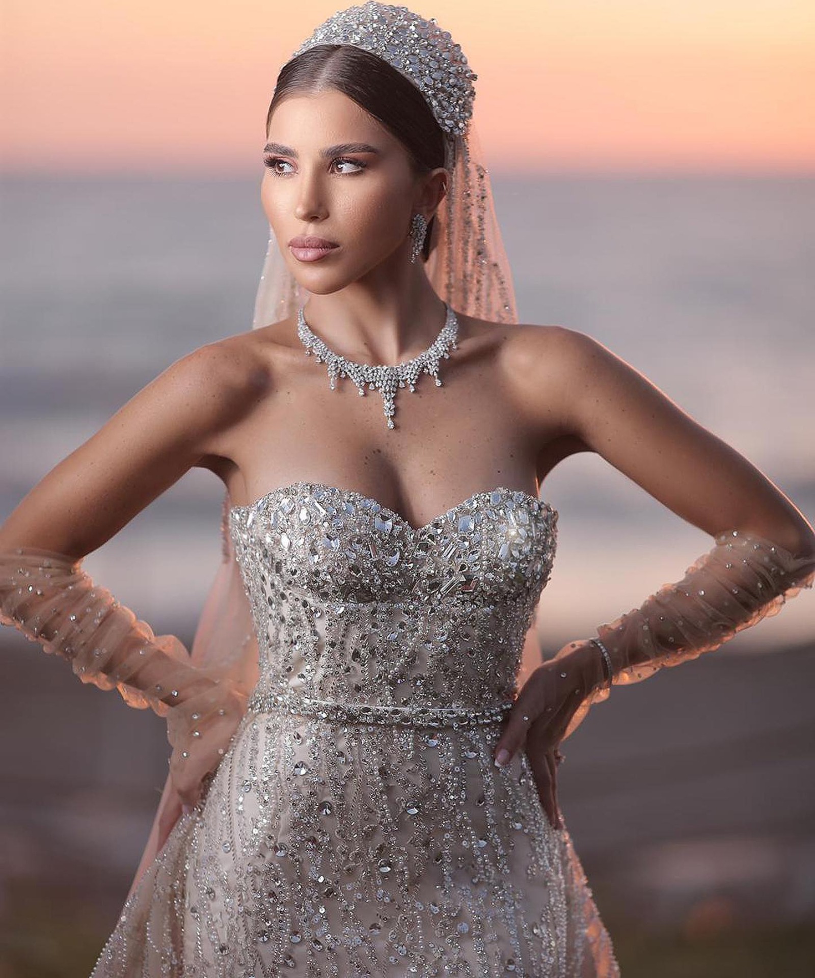 Rent aden Dresses, Bags & Accessories - Designer-24