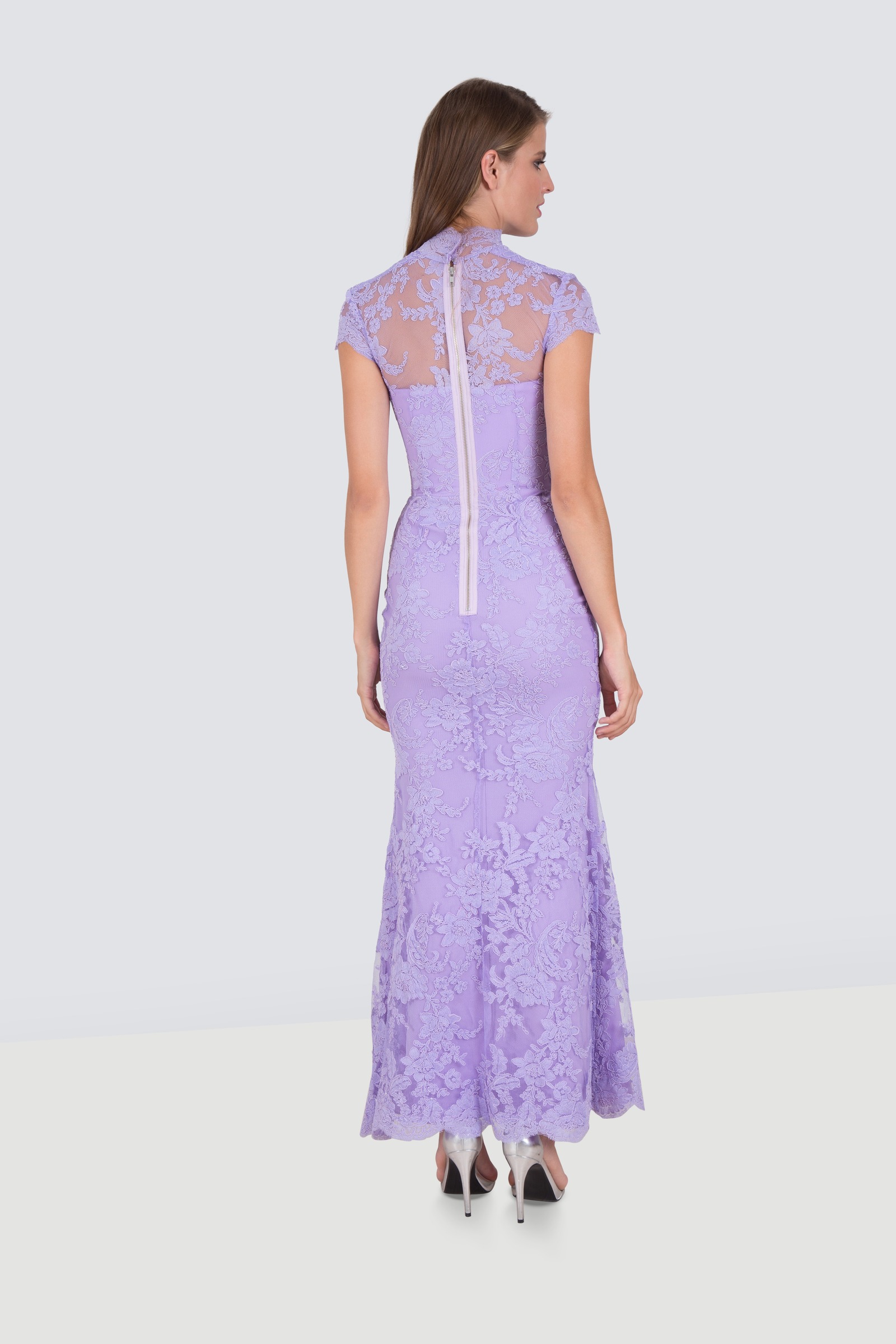 Rent ALEX PERRY Scallop Cord Lace Gown in Jordan - Designer 24 Rent ALEX PERRY Scallop Cord Lace Gown in Jordan - Designer 24