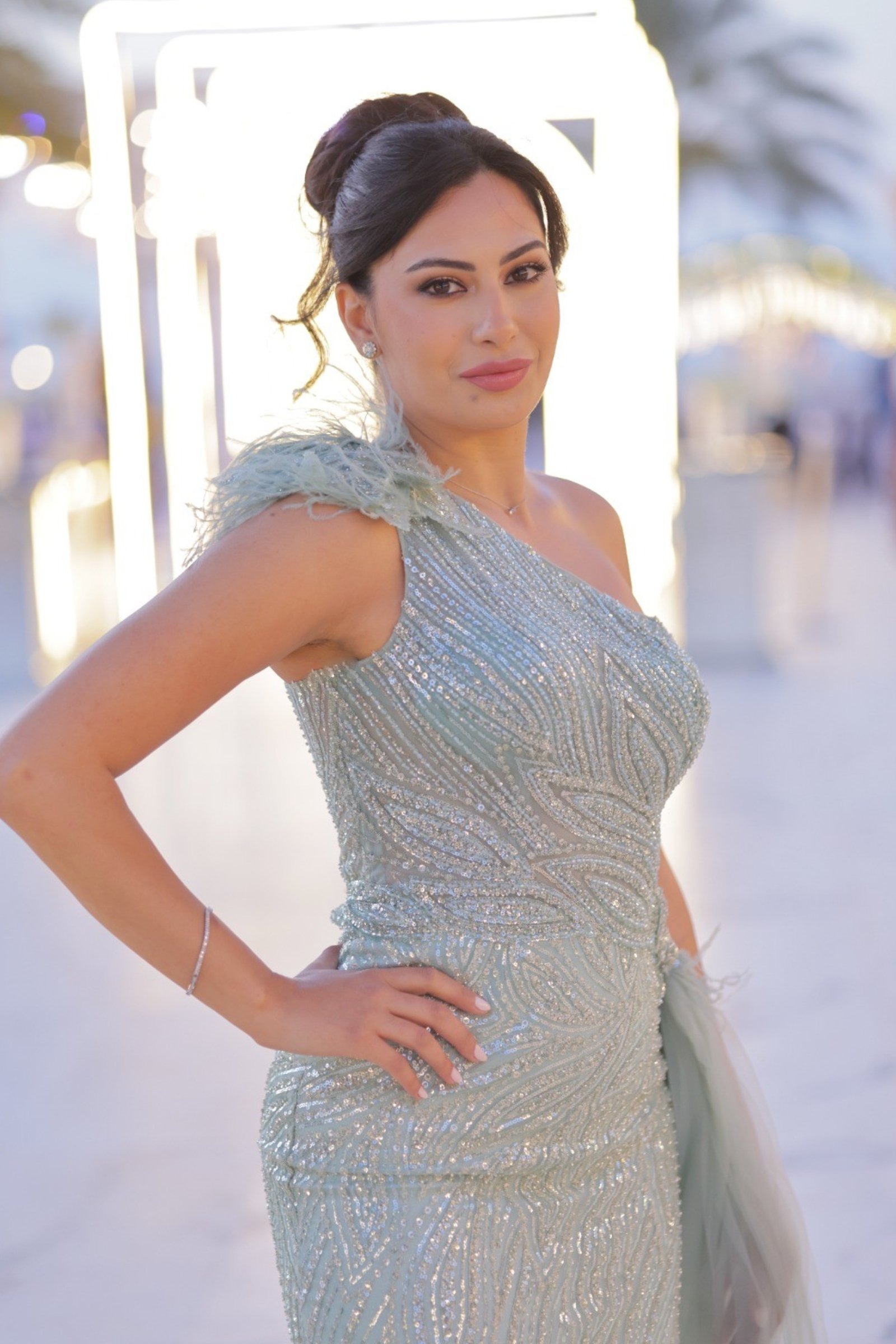 Rent engagement Dresses, Bags & Accessories