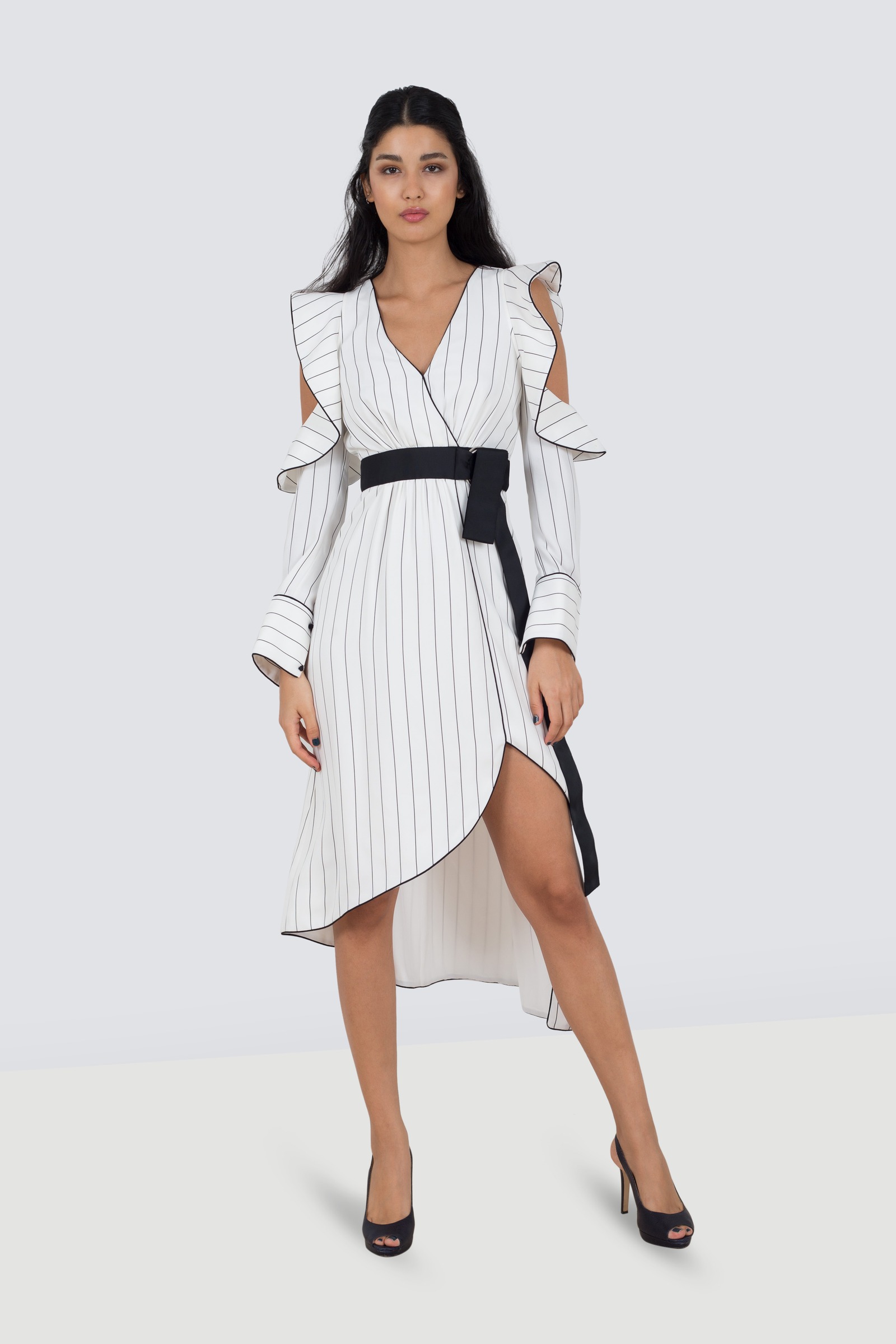 Rent dainty-day Dresses, Bags 