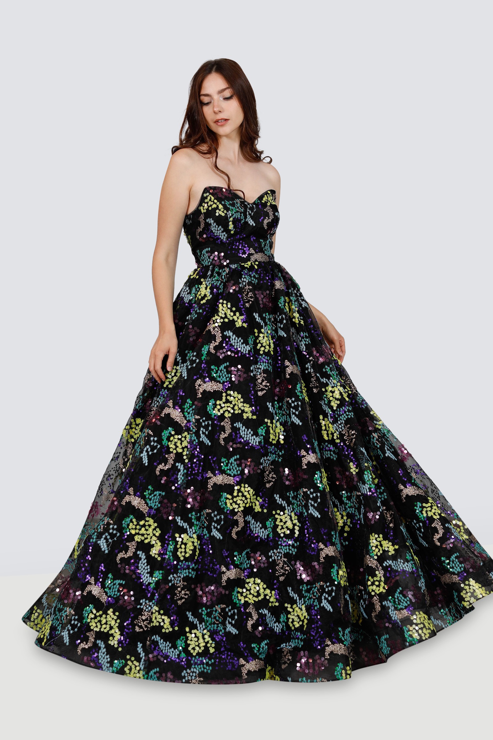 Rent VIOLA CHAN Floral Ball Gown in Jordan - Designer 24 Rent VIOLA CHAN Floral Ball Gown in Jordan - Designer 24